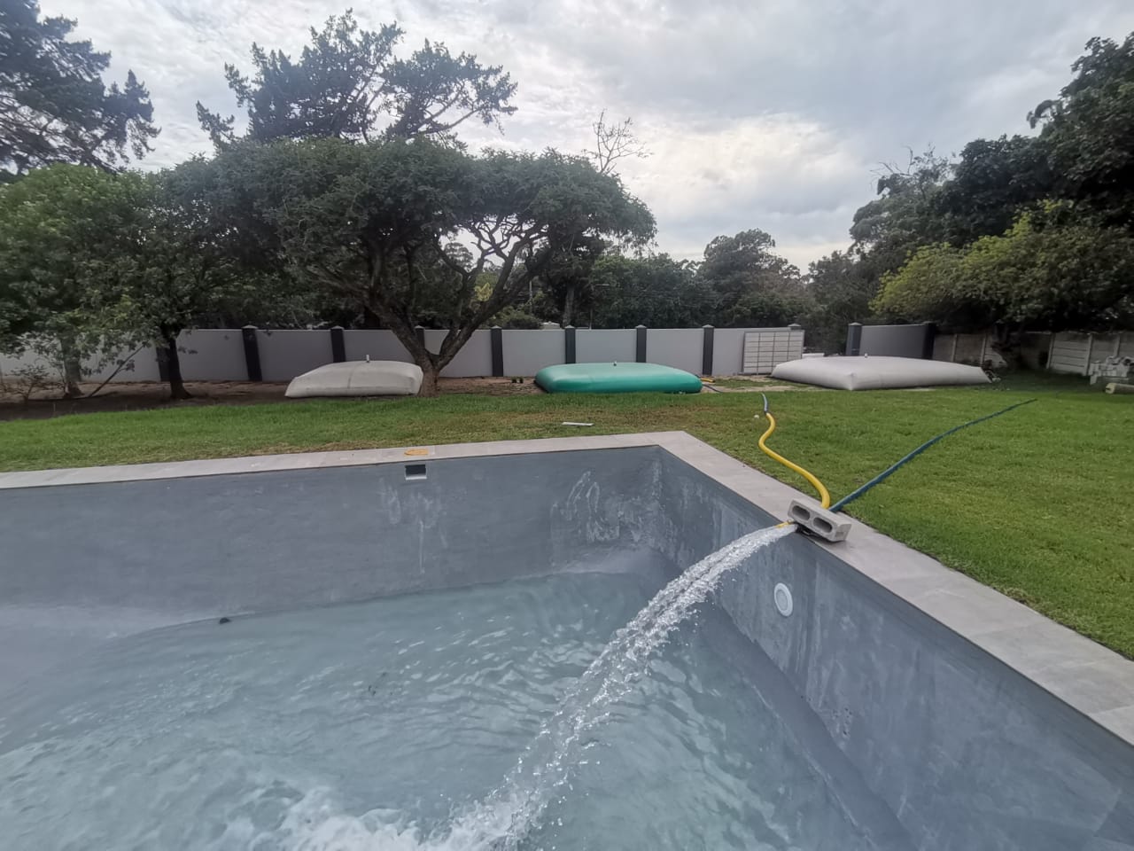 waterbladderrental.co.za 2 waterbladderrental.co.za 2